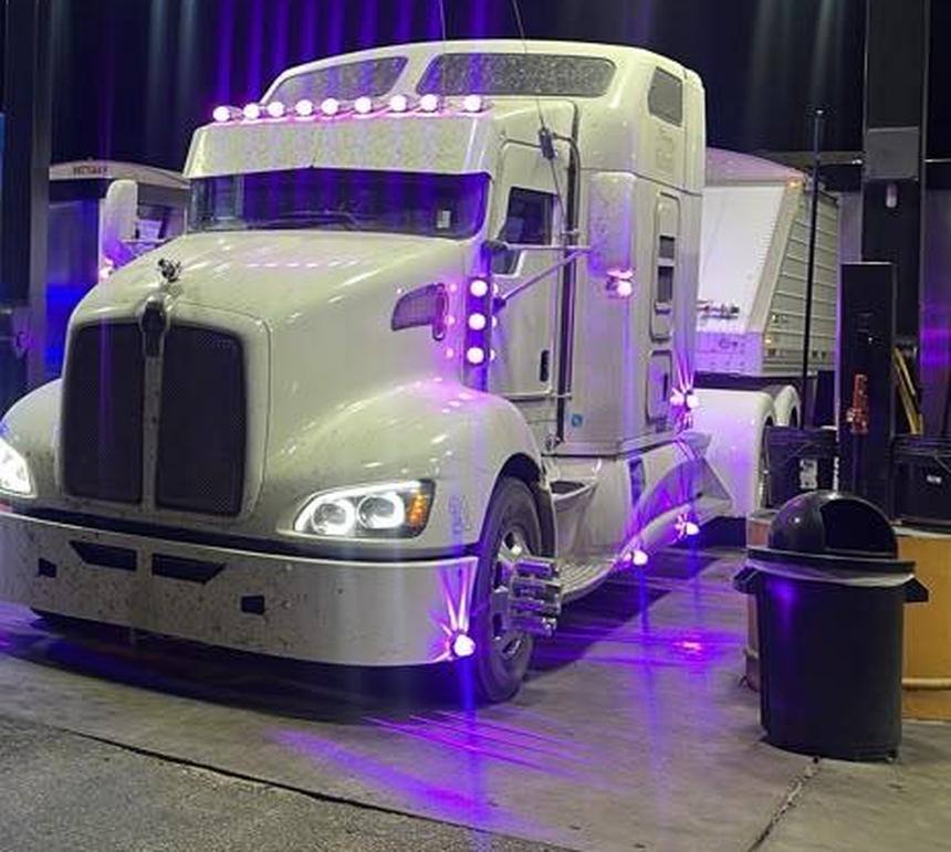 AREN Kenworth heavy-duty tractor